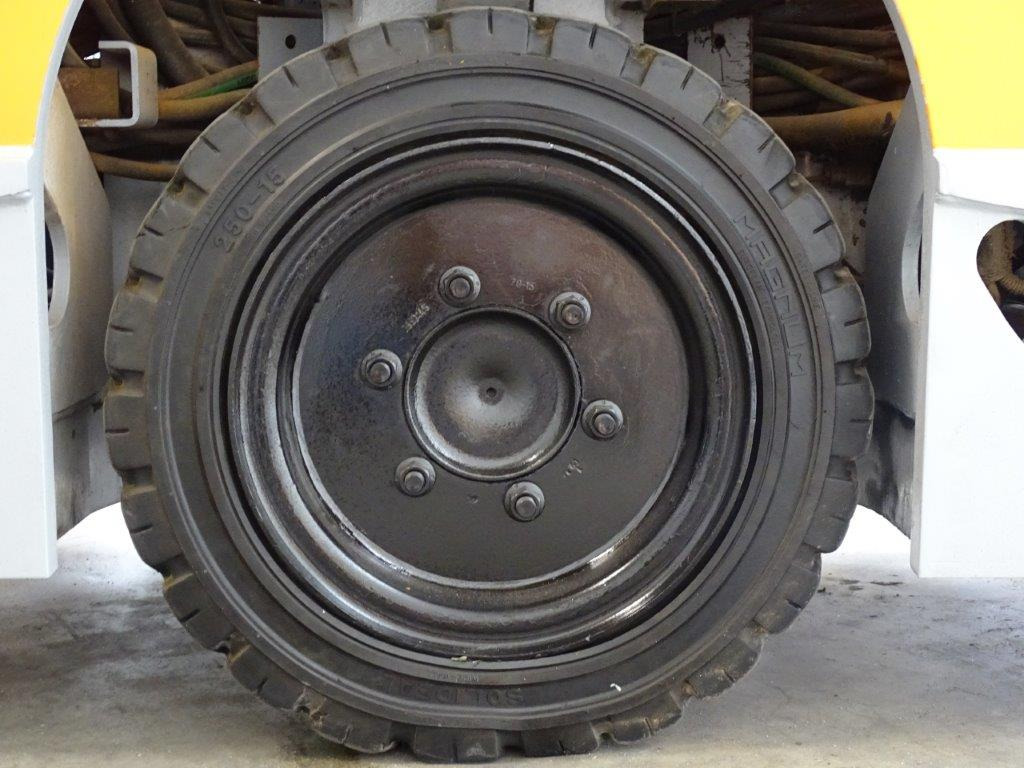 Hubtex DQ45-G - TRIPLEX - Empilhador de 4 vias: foto 2 Hubtex DQ45-G - TRIPLEX - Empilhador de 4 vias: foto 2