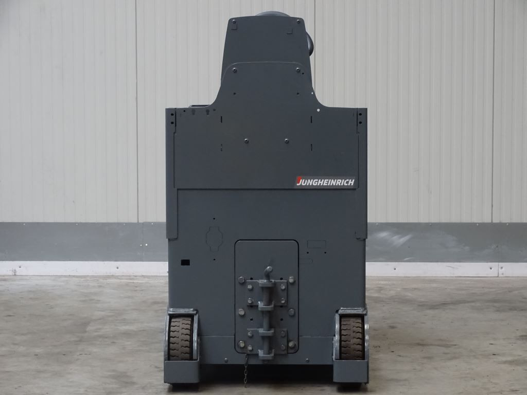 Jungheinrich EZS C40 - Trator elétrics: foto 4 Jungheinrich EZS C40 - Trator elétrics: foto 4