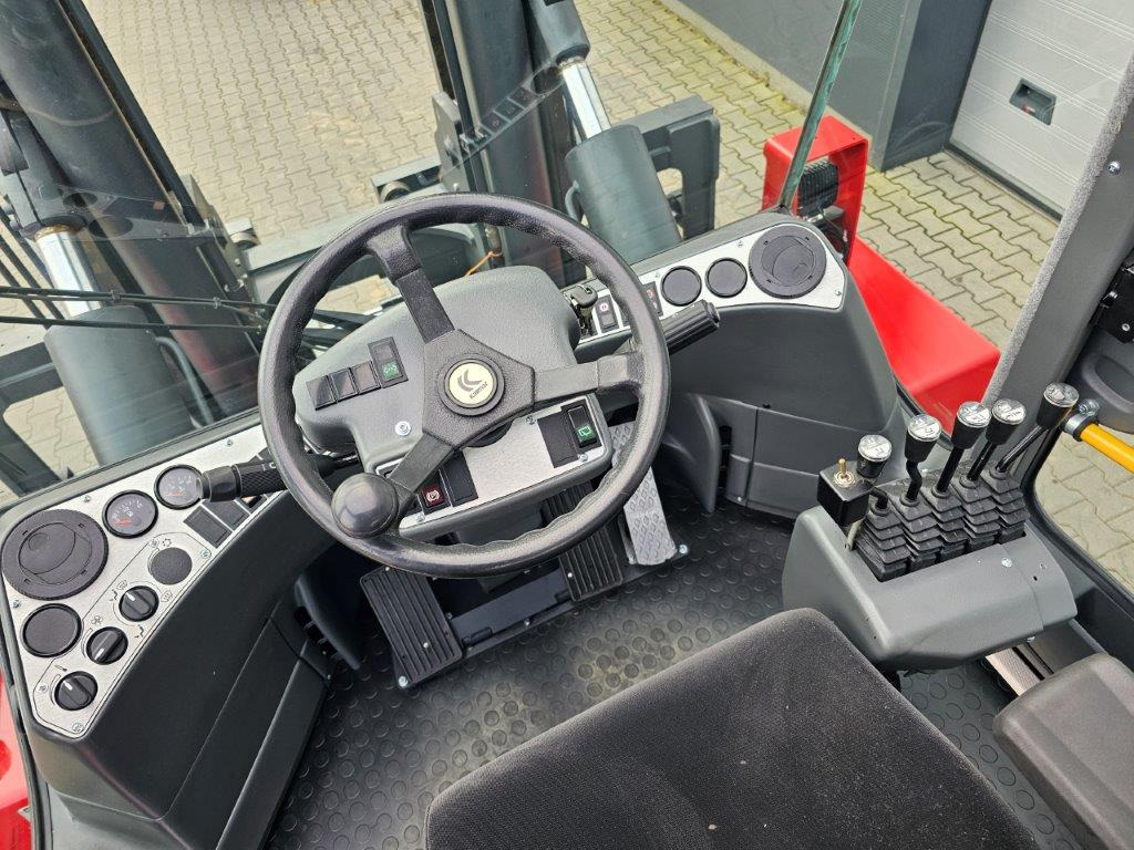 Empilhadeira a diesel Kalmar DCE120-12: foto 7 Empilhadeira a diesel Kalmar DCE120-12: foto 7