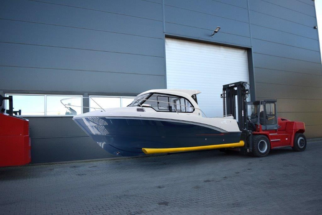 Kalmar DCE150-6 Marine Forklift For Boat Handling - Empilhadeira a diesel: foto 1 Kalmar DCE150-6 Marine Forklift For Boat Handling - Empilhadeira a diesel: foto 1