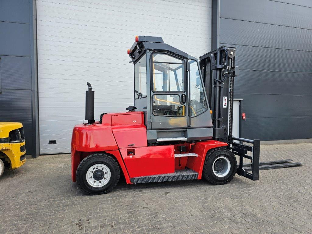 Kalmar DCE80-6 - Empty Containers Handler - Empilhadeira a diesel: foto 3 Kalmar DCE80-6 - Empty Containers Handler - Empilhadeira a diesel: foto 3