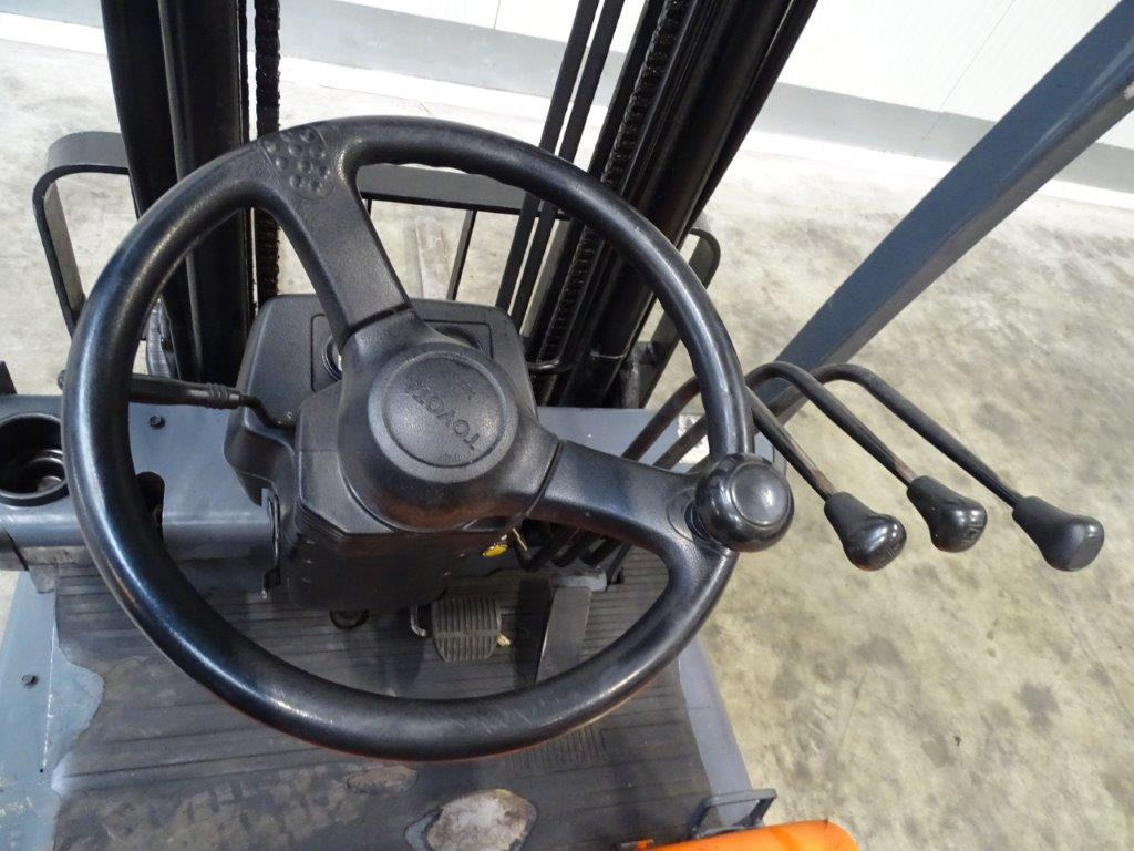 Toyota FBESF12 - Empilhadeira elétrica: foto 4 Toyota FBESF12 - Empilhadeira elétrica: foto 4