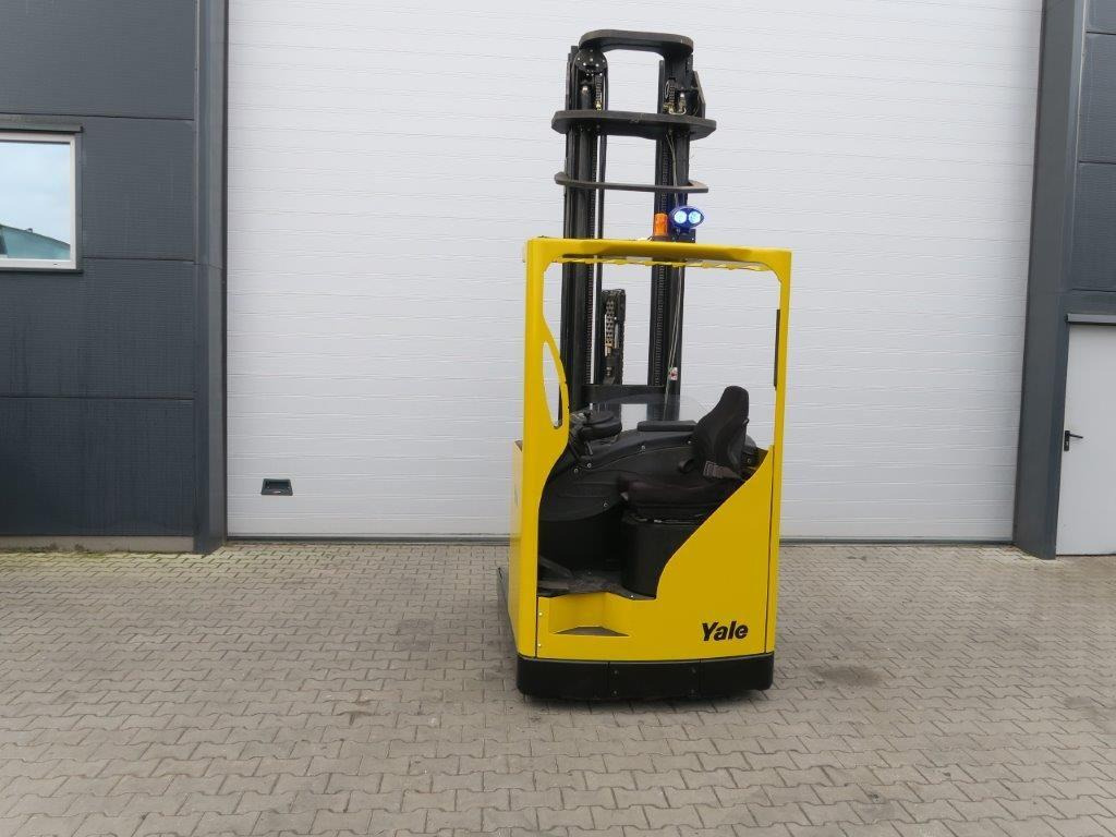 Yale MR14H - TRIPLEX - Empilhador retráctil: foto 4 Yale MR14H - TRIPLEX - Empilhador retráctil: foto 4