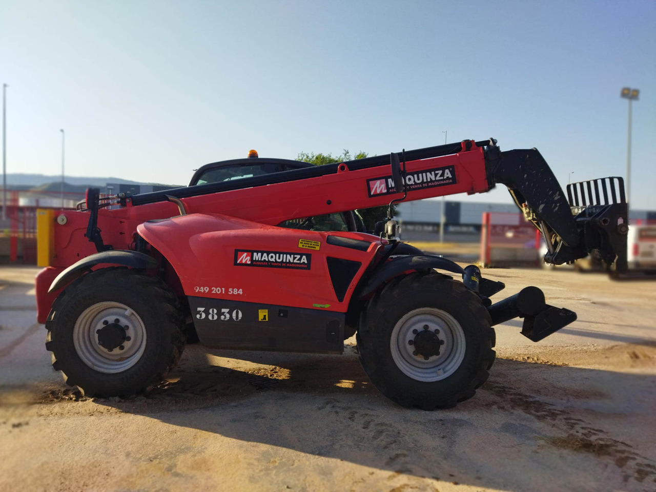 MANITOU MT1335 EASY - Empilhador telescópico: foto 2 MANITOU MT1335 EASY - Empilhador telescópico: foto 2