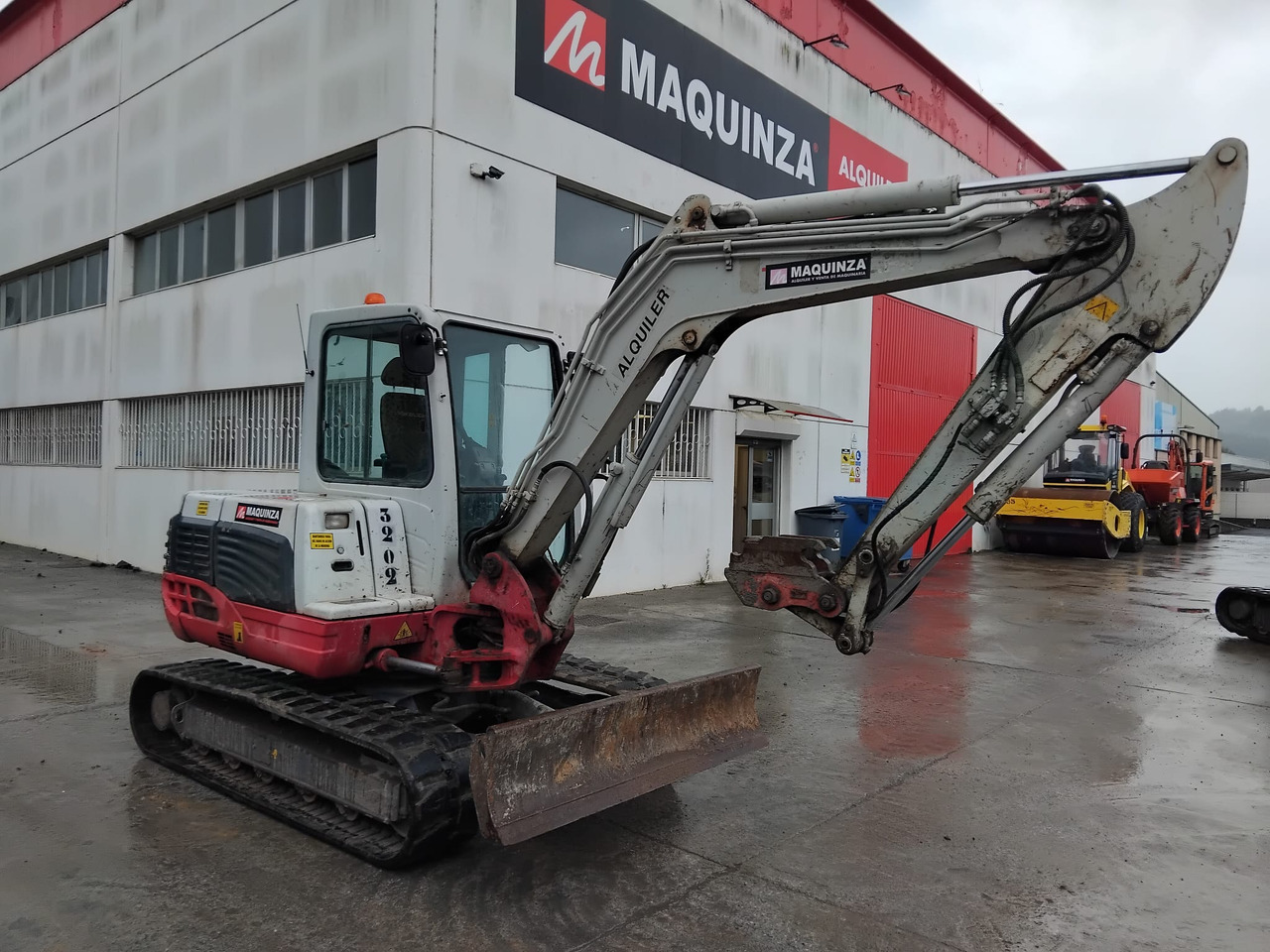 TAKEUCHI TB250 - Mini escavadeira: foto 5 TAKEUCHI TB250 - Mini escavadeira: foto 5