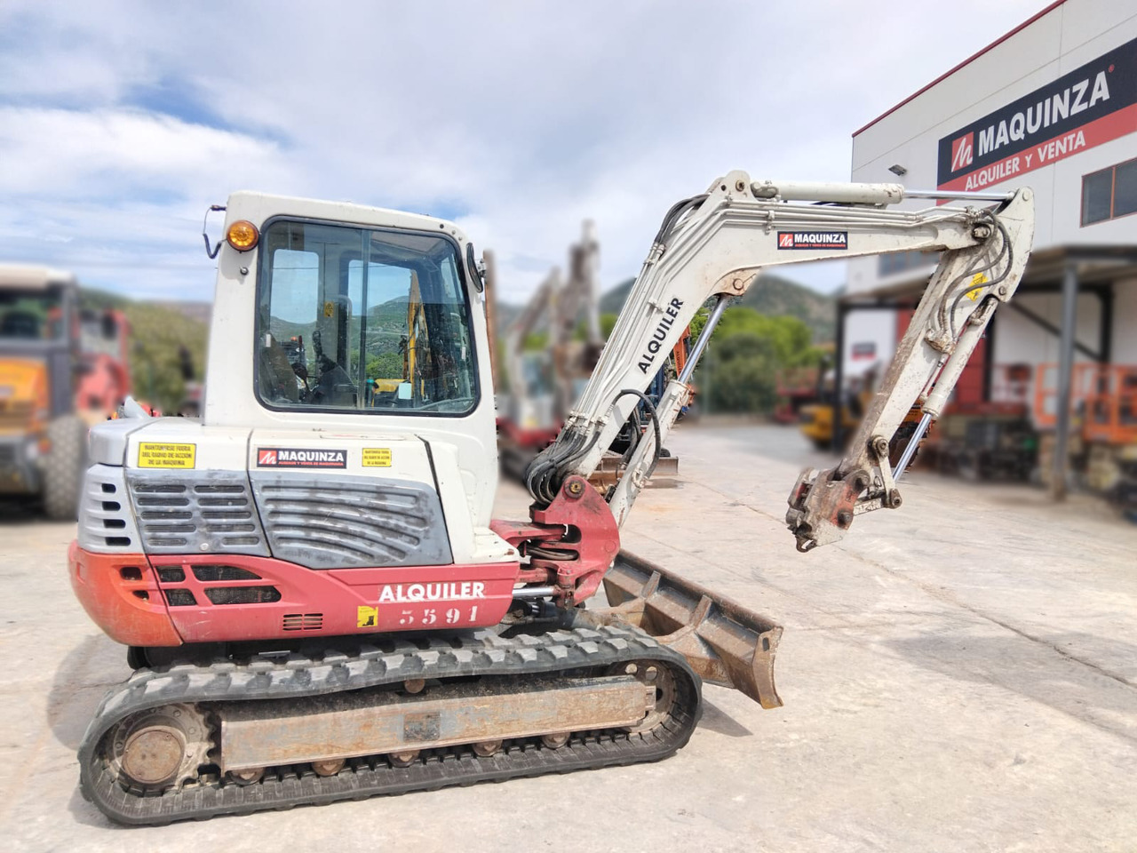 TAKEUCHI TB250 - Mini escavadeira: foto 5 TAKEUCHI TB250 - Mini escavadeira: foto 5