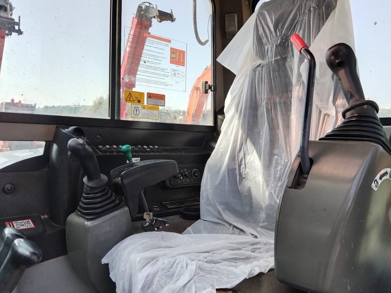 Locação de  TAKEUCHI TB290 TAKEUCHI TB290: foto 11