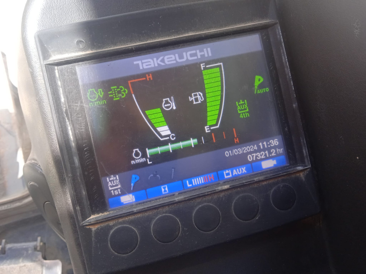 Mini escavadeira TAKEUCHI TB290: foto 15