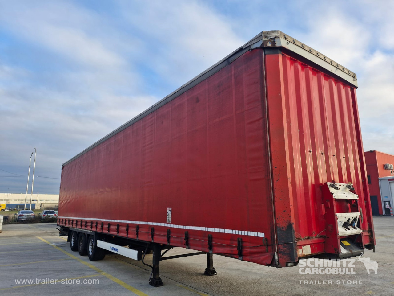 KRONE Curtainsider Mega - Semi-reboque de lona: foto 1 KRONE Curtainsider Mega - Semi-reboque de lona: foto 1