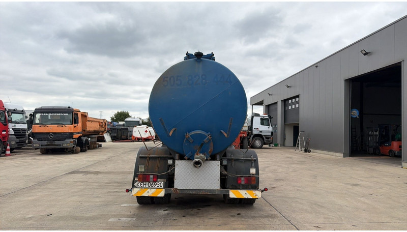 DAF 75 ATI 270 (10500 L / MANUAL PUMP / MANUAL GEARBOX / STEEL SUSP. / LAMES / POMPE MANUELLE) - Caminhão limpa fossa: foto 5 DAF 75 ATI 270 (10500 L / MANUAL PUMP / MANUAL GEARBOX / STEEL SUSP. / LAMES / POMPE MANUELLE) - Caminhão limpa fossa: foto 5