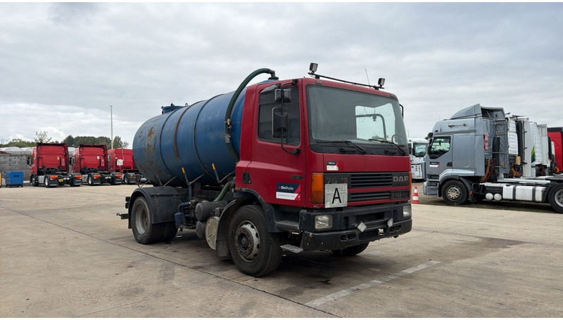 DAF 75 ATI 270 (10500 L / MANUAL PUMP / MANUAL GEARBOX / STEEL SUSP. / LAMES / POMPE MANUELLE) - Caminhão limpa fossa: foto 2 DAF 75 ATI 270 (10500 L / MANUAL PUMP / MANUAL GEARBOX / STEEL SUSP. / LAMES / POMPE MANUELLE) - Caminhão limpa fossa: foto 2