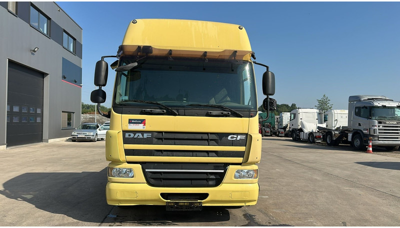DAF 75 CF 310 (GOOD CONDITION / POSSIBLE AS BOX WITH CURTAIN / BONNE ETAT) - Camião de caixa aberta/ Plataforma: foto 2 DAF 75 CF 310 (GOOD CONDITION / POSSIBLE AS BOX WITH CURTAIN / BONNE ETAT) - Camião de caixa aberta/ Plataforma: foto 2