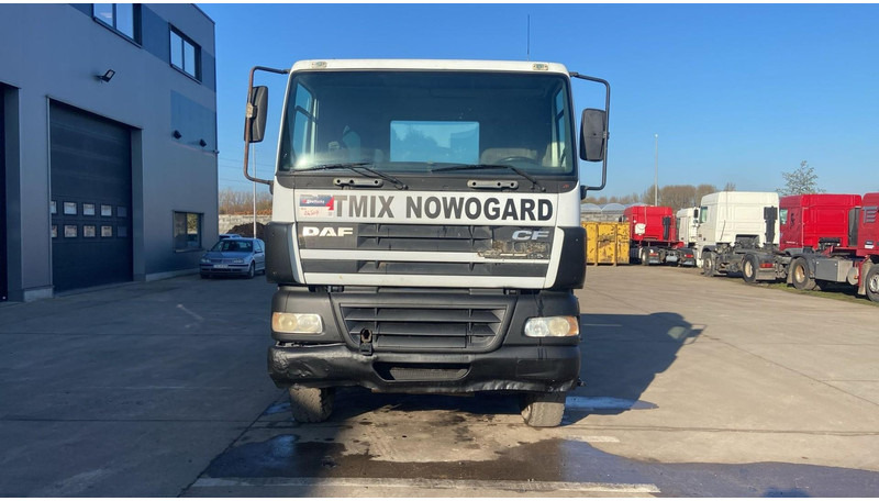 DAF CF 85.380 (EURO 3 / MANUAL GEARBOX / BOITE MANUELLE / BIG HUB / GRAND PONT / LAMES) - Caminhão chassi: foto 2 DAF CF 85.380 (EURO 3 / MANUAL GEARBOX / BOITE MANUELLE / BIG HUB / GRAND PONT / LAMES) - Caminhão chassi: foto 2