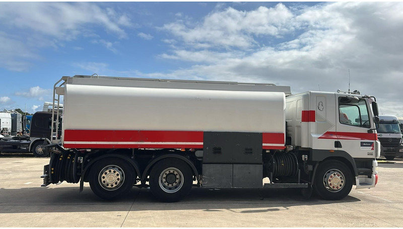 DAF CF 85.430 (20270 LITERS / EURO 3 / TOP CONDITION !!! / PARFAIT ETAT / 6X2 / BOITE MANUELLE) - Caminhão tanque: foto 4 DAF CF 85.430 (20270 LITERS / EURO 3 / TOP CONDITION !!! / PARFAIT ETAT / 6X2 / BOITE MANUELLE) - Caminhão tanque: foto 4