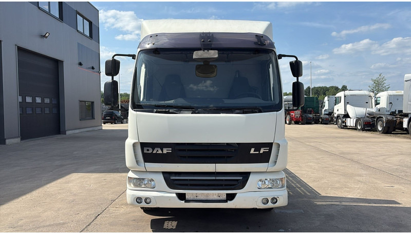 DAF LF 45.210 (EURO 5 / HOLLAND TRUCK / NEW CONSTRUCTION / EURO 5 / PERFECT CONDITION) - Caminhão transporte de veículos: foto 2 DAF LF 45.210 (EURO 5 / HOLLAND TRUCK / NEW CONSTRUCTION / EURO 5 / PERFECT CONDITION) - Caminhão transporte de veículos: foto 2