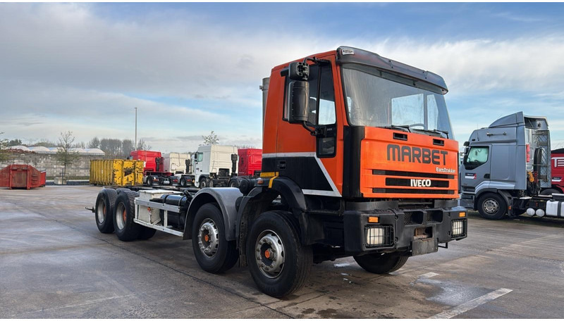 Iveco EUROTRAKKER 340 E 34 (POMPE MANUELLE / GRAND PONT / LAMES / MANUAL PUMP / BIG AXLE / STEEL SUSP.) - Caminhão chassi: foto 3 Iveco EUROTRAKKER 340 E 34 (POMPE MANUELLE / GRAND PONT / LAMES / MANUAL PUMP / BIG AXLE / STEEL SUSP.) - Caminhão chassi: foto 3