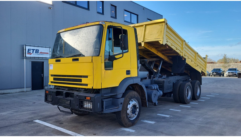 Iveco Eurocargo 260 E 27 (SUSPENSION LAMES / STEEL SUSPENSION / 6X4) - Caminhão basculante: foto 1 Iveco Eurocargo 260 E 27 (SUSPENSION LAMES / STEEL SUSPENSION / 6X4) - Caminhão basculante: foto 1