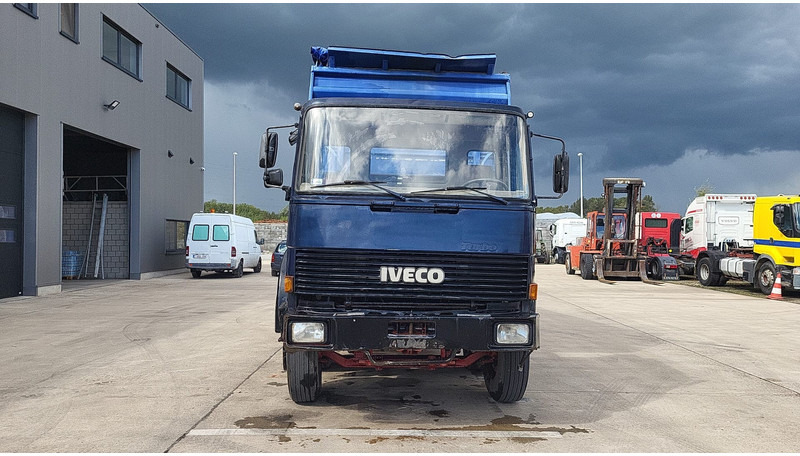 Iveco Magirus 340-34 (GRAND PONT / LAMES / POMPE MANUELLE / PARFAIT) - Caminhão basculante: foto 2 Iveco Magirus 340-34 (GRAND PONT / LAMES / POMPE MANUELLE / PARFAIT) - Caminhão basculante: foto 2