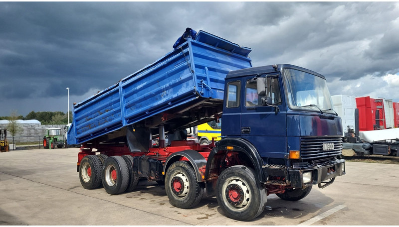Iveco Magirus 340-34 (GRAND PONT / LAMES / POMPE MANUELLE / PARFAIT) - Caminhão basculante: foto 4 Iveco Magirus 340-34 (GRAND PONT / LAMES / POMPE MANUELLE / PARFAIT) - Caminhão basculante: foto 4