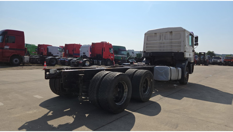 MAN 26.414 (6X4 / 6 CYLINDER / MANUAL GEARBOX / 10 TYRES / LONG CHASSIS / EURO 2) - Caminhão chassi: foto 5 MAN 26.414 (6X4 / 6 CYLINDER / MANUAL GEARBOX / 10 TYRES / LONG CHASSIS / EURO 2) - Caminhão chassi: foto 5