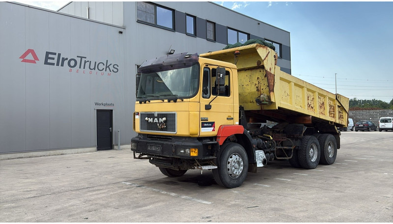 MAN 33.343 (BIG AXLE / STEEL SUSP. / LAMES / GRAND PONT / EURO 2) - Caminhão basculante: foto 1 MAN 33.343 (BIG AXLE / STEEL SUSP. / LAMES / GRAND PONT / EURO 2) - Caminhão basculante: foto 1
