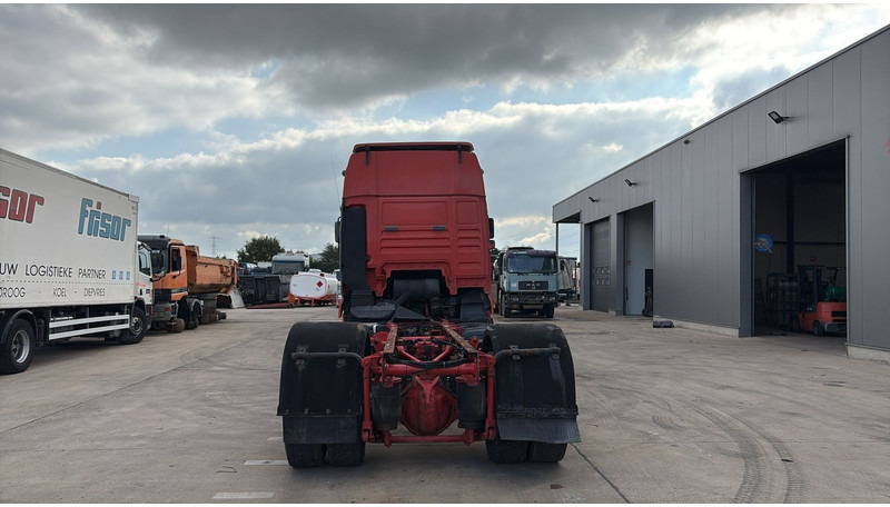 MAN TGA 18.410 (POMPE MANUELLE / MANUAL PUMP / BOITE MANUELLE / MANUAL GEARBOX) - Caminhão chassi: foto 5 MAN TGA 18.410 (POMPE MANUELLE / MANUAL PUMP / BOITE MANUELLE / MANUAL GEARBOX) - Caminhão chassi: foto 5