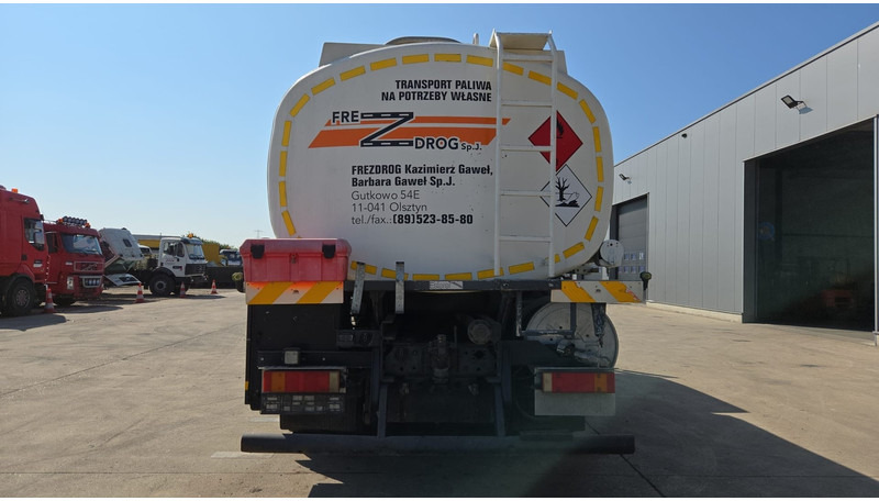 MAN TGA 18.460 (14.140L / MANUAL PUMP / MANUAL GEARBOX / TOP CONDITON / BOITE & POMPE MANUELLE) - Caminhão tanque: foto 5 MAN TGA 18.460 (14.140L / MANUAL PUMP / MANUAL GEARBOX / TOP CONDITON / BOITE & POMPE MANUELLE) - Caminhão tanque: foto 5