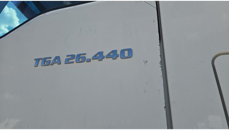 Caminhão chassi MAN TGA 26.440 (MANUAL GEARBOX / FRONT STEEL / 6X2 / BOITE MANUELLE / DEVANT LAMES): foto 13