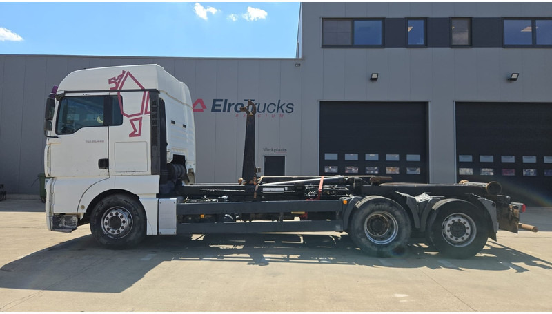 Caminhão chassi MAN TGA 26.440 (MANUAL GEARBOX / FRONT STEEL / 6X2 / BOITE MANUELLE / DEVANT LAMES): foto 9