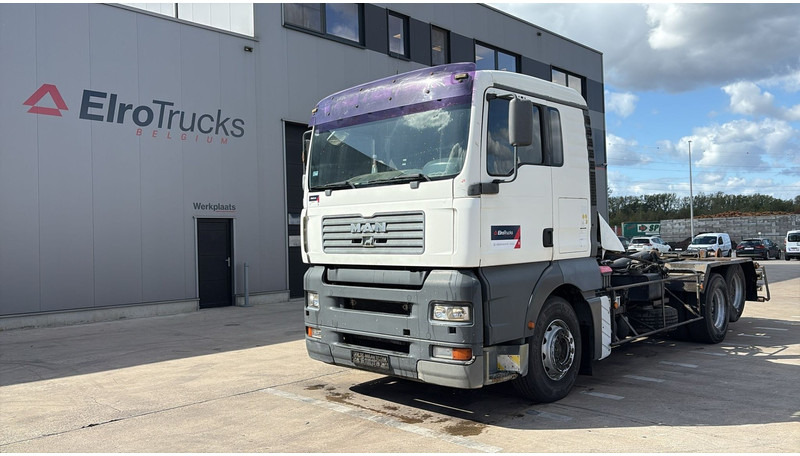 MAN TGA 28.480 (MANUAL PUMP / POMPE MANUELLE / BOITE MANUAL / MANUAL GEARBOX) - Caminhão chassi: foto 1 MAN TGA 28.480 (MANUAL PUMP / POMPE MANUELLE / BOITE MANUAL / MANUAL GEARBOX) - Caminhão chassi: foto 1
