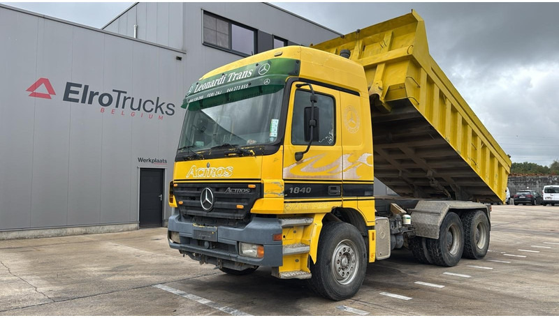 Mercedes-Benz ACTROS 2640 (EPS / LAMES / GRAND PONT / 6X4 / 3 PEDALES) - Caminhão basculante: foto 1 Mercedes-Benz ACTROS 2640 (EPS / LAMES / GRAND PONT / 6X4 / 3 PEDALES) - Caminhão basculante: foto 1