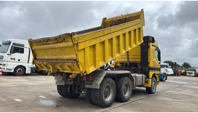 Mercedes-Benz ACTROS 2640 (EPS / LAMES / GRAND PONT / 6X4 / 3 PEDALES) - Caminhão basculante: foto 4 Mercedes-Benz ACTROS 2640 (EPS / LAMES / GRAND PONT / 6X4 / 3 PEDALES) - Caminhão basculante: foto 4