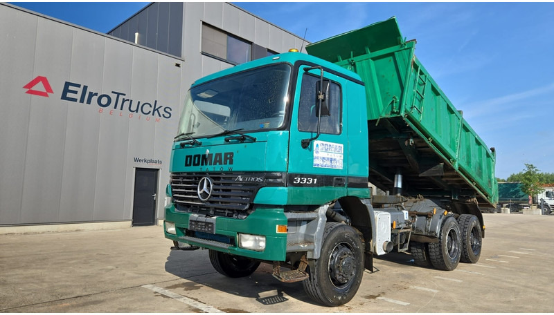 Mercedes-Benz Actros 3331 (BOITE MANUELLE / 6X6 / LAMES / GRAND PONT / V6) - Caminhão basculante: foto 1 Mercedes-Benz Actros 3331 (BOITE MANUELLE / 6X6 / LAMES / GRAND PONT / V6) - Caminhão basculante: foto 1