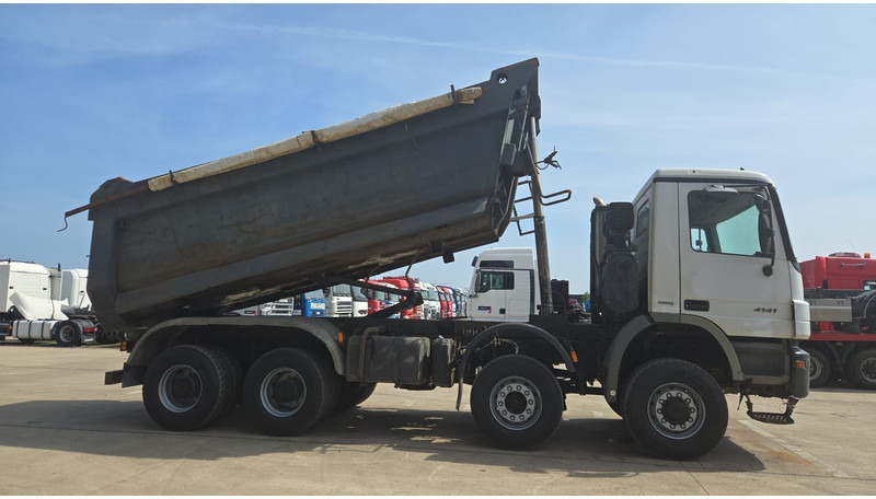 Mercedes-Benz Actros 4141 (EPS / 8X6 / GRAND PONT / BIG AXLE / LAMES / STEEL / V6) - Caminhão basculante: foto 4 Mercedes-Benz Actros 4141 (EPS / 8X6 / GRAND PONT / BIG AXLE / LAMES / STEEL / V6) - Caminhão basculante: foto 4