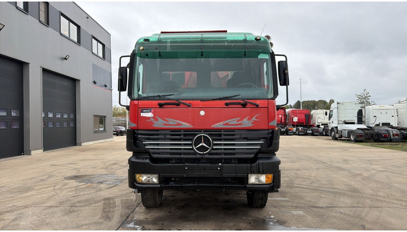 Mercedes-Benz Actros 4143 (GRAND PONT / BOITE MANUELLE / LAMES / 8X4 / STEEL SUSP.) - Caminhão basculante: foto 2 Mercedes-Benz Actros 4143 (GRAND PONT / BOITE MANUELLE / LAMES / 8X4 / STEEL SUSP.) - Caminhão basculante: foto 2