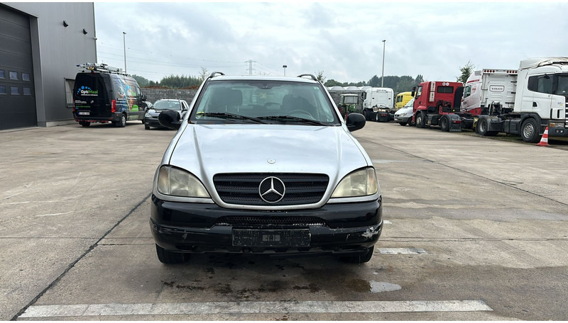 Mercedes-Benz M-Klasse ML 270 CDI - SUV: foto 2 Mercedes-Benz M-Klasse ML 270 CDI - SUV: foto 2