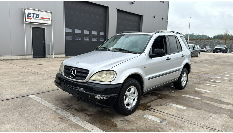 SUV Mercedes-Benz M-Klasse ML 270 CDI: foto 1
