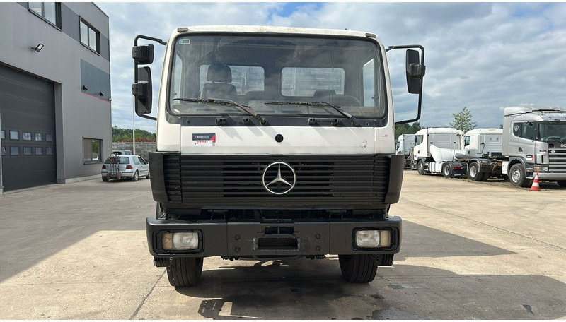 Mercedes-Benz SK 1722 (LAMES / GRAND PONT / V6 / BOITE MANUELLE / POMPE MANUELLE) - Caminhão basculante: foto 2 Mercedes-Benz SK 1722 (LAMES / GRAND PONT / V6 / BOITE MANUELLE / POMPE MANUELLE) - Caminhão basculante: foto 2