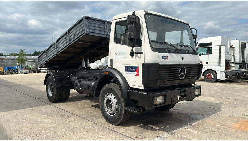 Mercedes-Benz SK 1722 (LAMES / GRAND PONT / V6 / BOITE MANUELLE / POMPE MANUELLE) - Caminhão basculante: foto 3 Mercedes-Benz SK 1722 (LAMES / GRAND PONT / V6 / BOITE MANUELLE / POMPE MANUELLE) - Caminhão basculante: foto 3