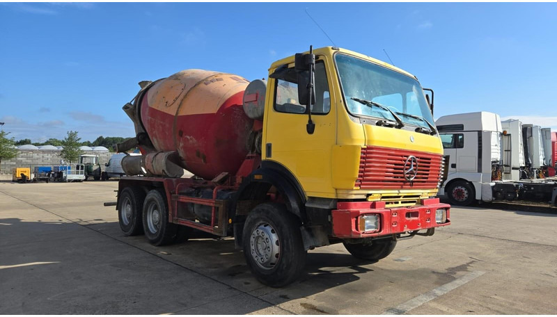 Mercedes-Benz SK 2527 (MALAXEUR / MIXER / POSSIBLE COMME CHASSIS / 6X4 / LAMES / GRAND PONT) - Caminhão betoneira: foto 5 Mercedes-Benz SK 2527 (MALAXEUR / MIXER / POSSIBLE COMME CHASSIS / 6X4 / LAMES / GRAND PONT) - Caminhão betoneira: foto 5