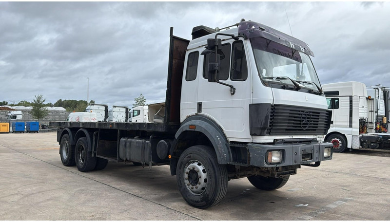 Mercedes-Benz SK 2638 (LAMES / GRAND PONT / V8 AVEC 2X TURBO / BIG AXLE / STEEL SUSP.) - Camião de caixa aberta/ Plataforma: foto 2 Mercedes-Benz SK 2638 (LAMES / GRAND PONT / V8 AVEC 2X TURBO / BIG AXLE / STEEL SUSP.) - Camião de caixa aberta/ Plataforma: foto 2