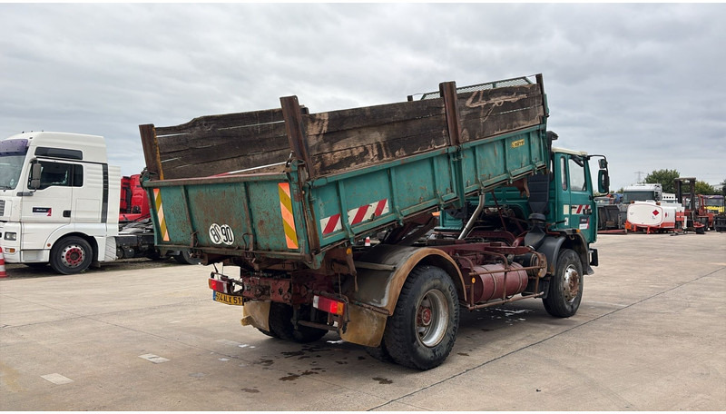 Renault G 300 Manager (LAMES / STEEL SUSP. / GRAND PONT / POMPE MANUELLE) - Semireboque basculante: foto 5 Renault G 300 Manager (LAMES / STEEL SUSP. / GRAND PONT / POMPE MANUELLE) - Semireboque basculante: foto 5