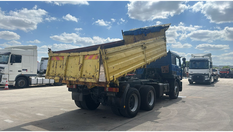 Renault G 330 Manager (GRAND PONT / LAMES / POMPE MANUELLE / MANUAL PUMP) - Caminhão basculante: foto 5 Renault G 330 Manager (GRAND PONT / LAMES / POMPE MANUELLE / MANUAL PUMP) - Caminhão basculante: foto 5