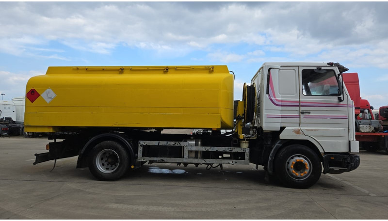 Scania 113-360 (13500L / POMPE MANUELLE / MANUAL PUMP / TOP CONDITION / WITH PUMP + COUNTER !!) - Caminhão tanque: foto 4 Scania 113-360 (13500L / POMPE MANUELLE / MANUAL PUMP / TOP CONDITION / WITH PUMP + COUNTER !!) - Caminhão tanque: foto 4
