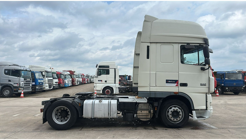 DAF 105 XF 460 (BOITE MANUELLE / MANUAL GEARBOX / CLEAN CONDITION / PROPRE) - Tractor: foto 4 DAF 105 XF 460 (BOITE MANUELLE / MANUAL GEARBOX / CLEAN CONDITION / PROPRE) - Tractor: foto 4
