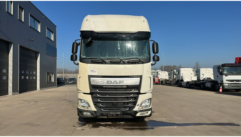 DAF 106 XF 460 (BOITE MANUELLE / MANUAL GEARBOX / 834.000 KM / EURO 6) - Tractor: foto 2 DAF 106 XF 460 (BOITE MANUELLE / MANUAL GEARBOX / 834.000 KM / EURO 6) - Tractor: foto 2