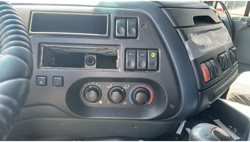 Tractor DAF 95 XF 380 (BOITE MANUELLE / EURO 3 / MANUAL GEARBOX / TRES BONNE ETAT): foto 18