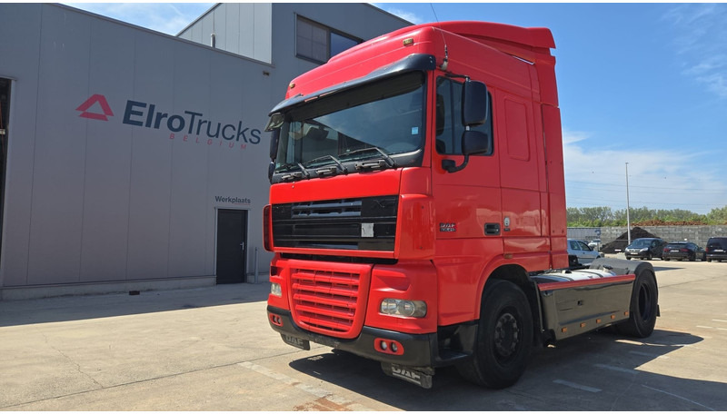 DAF XF 105.410 (BOITE MANUELLE / SUPER PROPRE !!! / TRES BONNE ETAT / AIRCO / MANUAL GEARBOX) - Tractor: foto 1 DAF XF 105.410 (BOITE MANUELLE / SUPER PROPRE !!! / TRES BONNE ETAT / AIRCO / MANUAL GEARBOX) - Tractor: foto 1