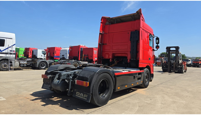 DAF XF 105.410 (BOITE MANUELLE / SUPER PROPRE !!! / TRES BONNE ETAT / AIRCO / MANUAL GEARBOX) - Tractor: foto 5 DAF XF 105.410 (BOITE MANUELLE / SUPER PROPRE !!! / TRES BONNE ETAT / AIRCO / MANUAL GEARBOX) - Tractor: foto 5