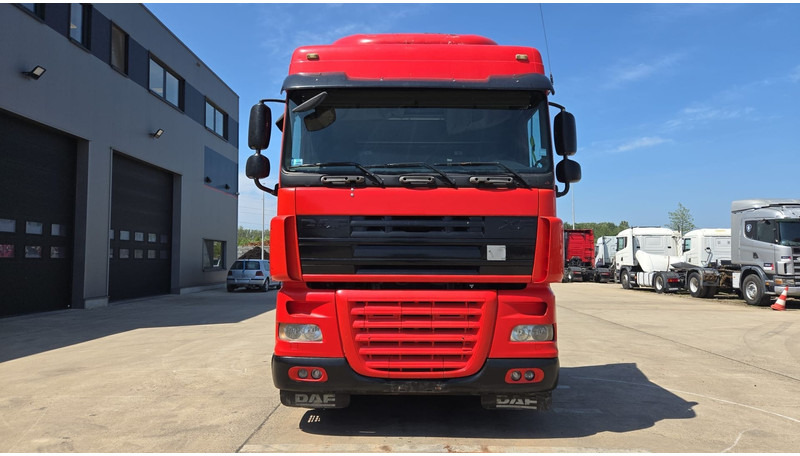 DAF XF 105.410 (BOITE MANUELLE / SUPER PROPRE !!! / TRES BONNE ETAT / AIRCO / MANUAL GEARBOX) - Tractor: foto 2 DAF XF 105.410 (BOITE MANUELLE / SUPER PROPRE !!! / TRES BONNE ETAT / AIRCO / MANUAL GEARBOX) - Tractor: foto 2